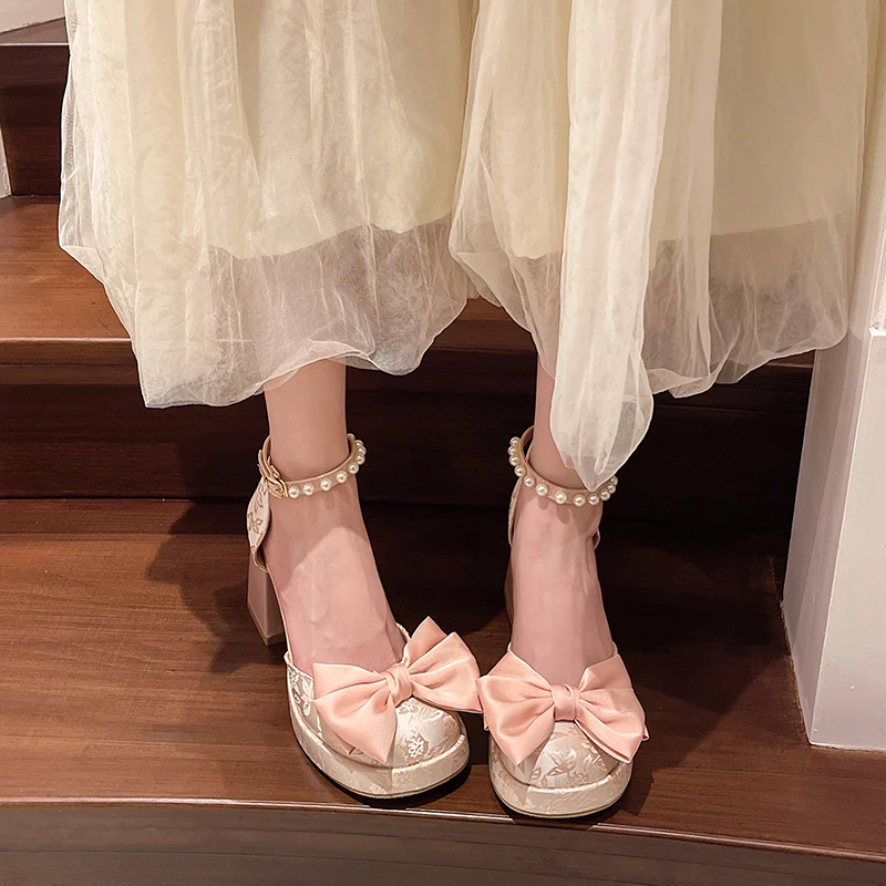 Chunky Heel Shoes Spring New Round Head Shallow Mouth Butterfly Knot Waterproof Platform Bead Non-slip High Heels
Chunky Heel Shoes Spring New Round Head Shallow Mouth Butterfly Knot Waterproof Platform Bead Non-slip High Heels