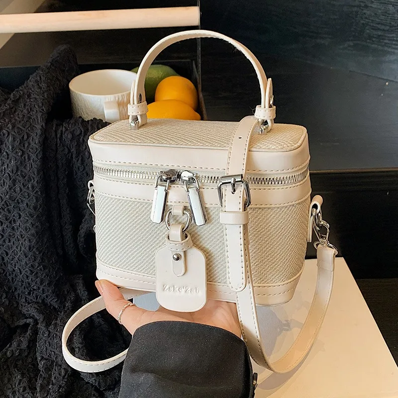 2025 New Niche Design Fashion Hand-Carried Bucket Bag Women's Retro Versatile Shoulder Bag Premium Casual Women's Bag
2025 New Niche Design Fashion Hand-Carried Bucket Bag Women's Retro Versatile Shoulder Bag Premium Casual Women's Bag