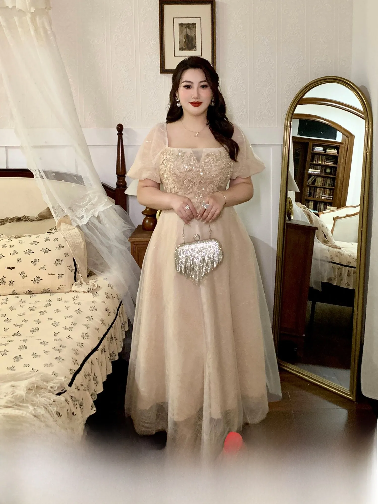 GLEC plus Size Summer New Elegant Sequin Dress Embroidered Lace Splicing Evening Gown for Women Glittering Short Sleeve Midi ...
GLEC plus Size Summer New Elegant Sequin Dress Embroidered Lace Splicing Evening Gown for Women Glittering Short Sleeve Midi ...