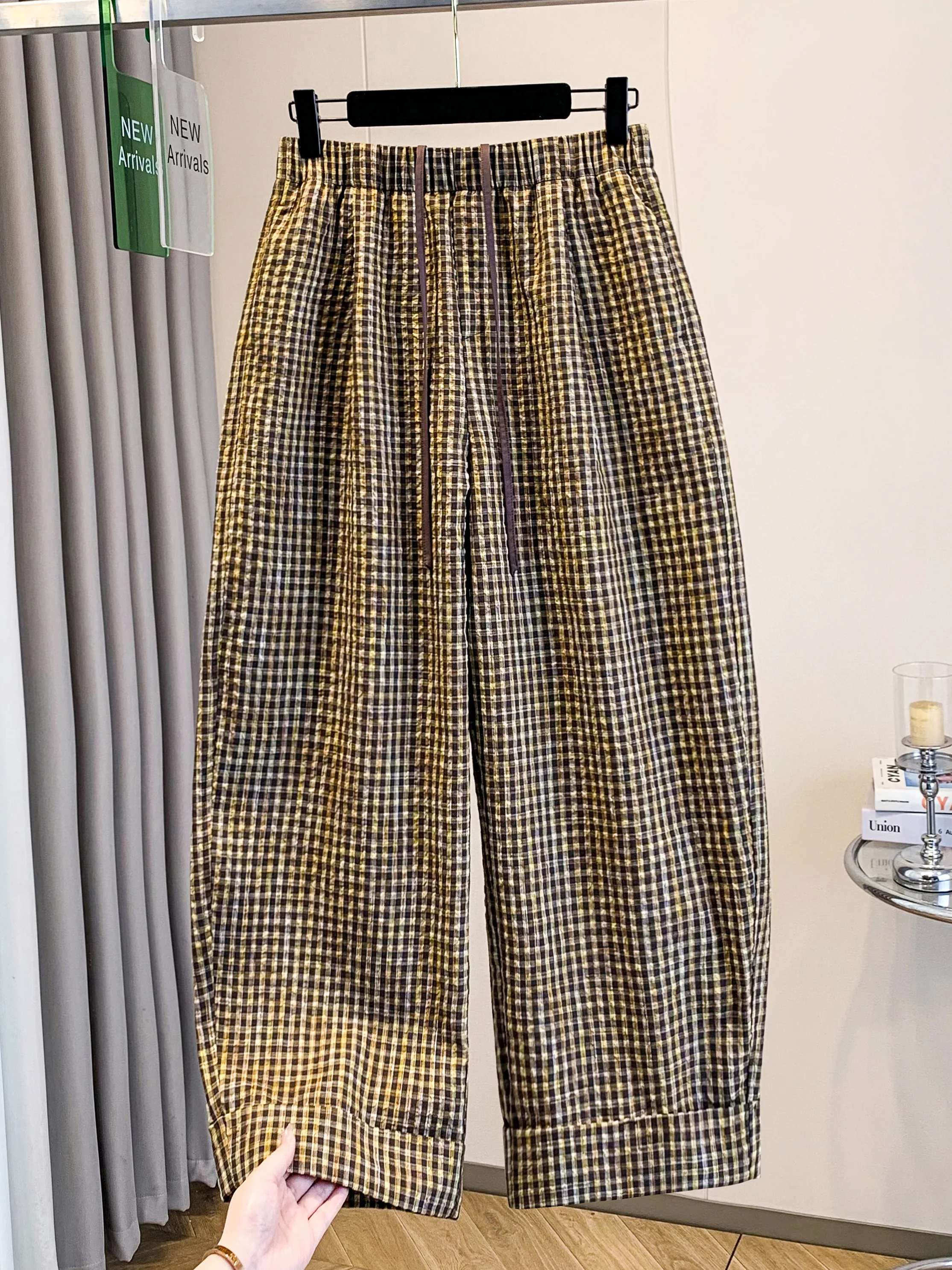 Retro Plaid Elastic Waist Straight Leg Wide Leg Pants Women Summer New Korean Style Versatile Slimming Casual Long Trousers T...
Retro Plaid Elastic Waist Straight Leg Wide Leg Pants Women Summer New Korean Style Versatile Slimming Casual Long Trousers T...