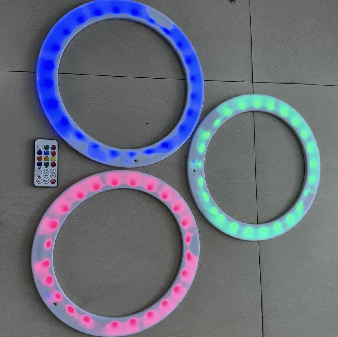 Light-up Juggling Tools LED Glow Sticks Spinning Rings for Catwalk Bar Stage Dance Props
Light-up Juggling Tools LED Glow Sticks Spinning Rings for Catwalk Bar Stage Dance Props
