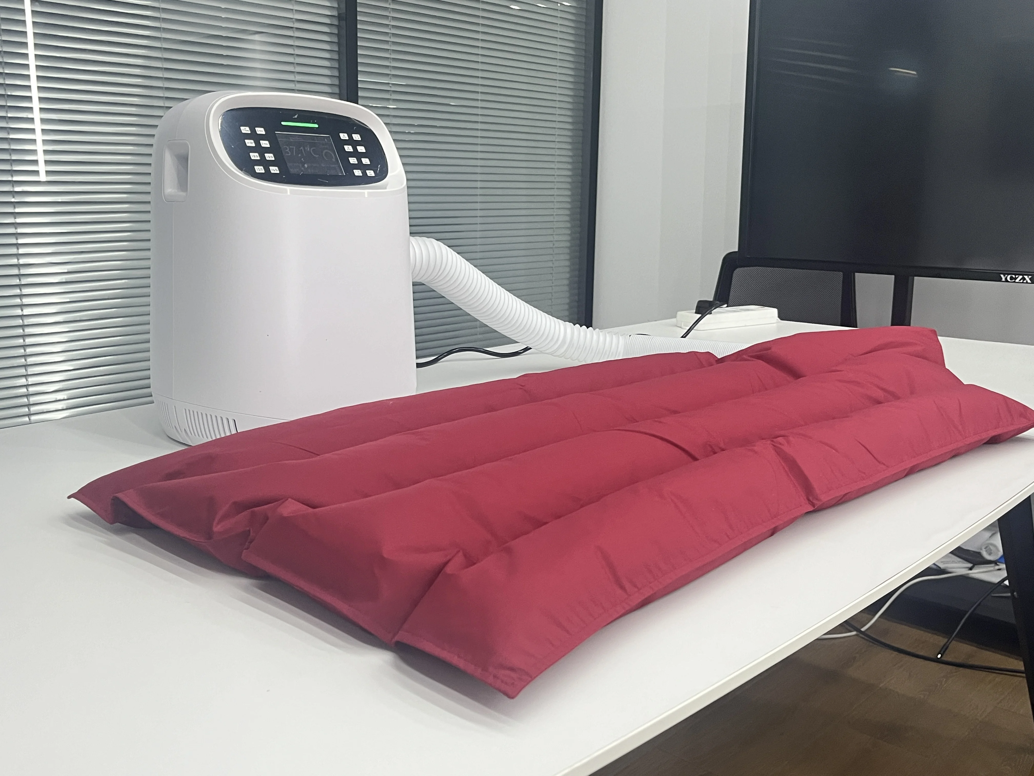 Vet Medical Thermal Warm System Blanket Portable Mobile Veterinary Automatic Air Patient Warming System
Vet Medical Thermal Warm System Blanket Portable Mobile Veterinary Automatic Air Patient Warming System