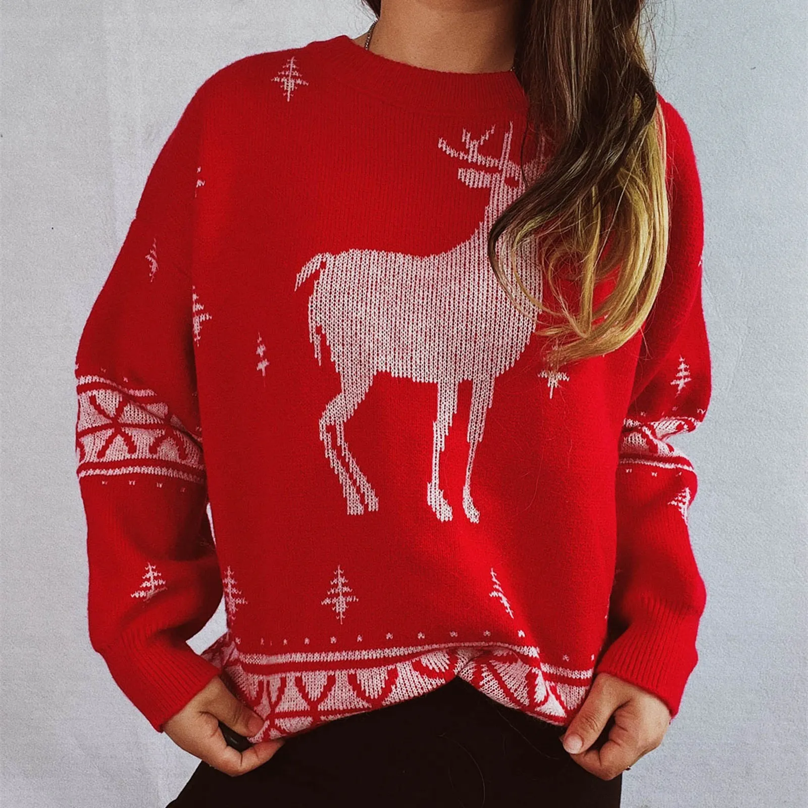 Women's Cute Christmas Cartoon Reindeer Snowflake Jacquard Sweaters Crew Neck Long Sleeve Loose Knitted Pullover Sweater
Women's Cute Christmas Cartoon Reindeer Snowflake Jacquard Sweaters Crew Neck Long Sleeve Loose Knitted Pullover Sweater