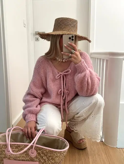 2025 однотонный вязаный кардиган с круглым вырезом и завязками для женщин на осень и зиму, модная простая вязаная куртка с длинными рукавами
2025 однотонный вязаный кардиган с круглым вырезом и завязками для женщин на осень и зиму, модная простая вязаная куртка с длинными рукавами