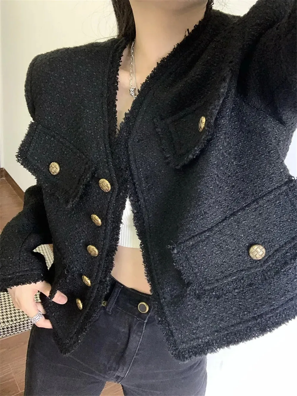 Black Vintage V Neck Tweed Jacket Women Fall Korean Fashion Fringe Single Breasted Short Coat Elegant Fake Pocket Design Outwear
Black Vintage V Neck Tweed Jacket Women Fall Korean Fashion Fringe Single Breasted Short Coat Elegant Fake Pocket Design Outwear