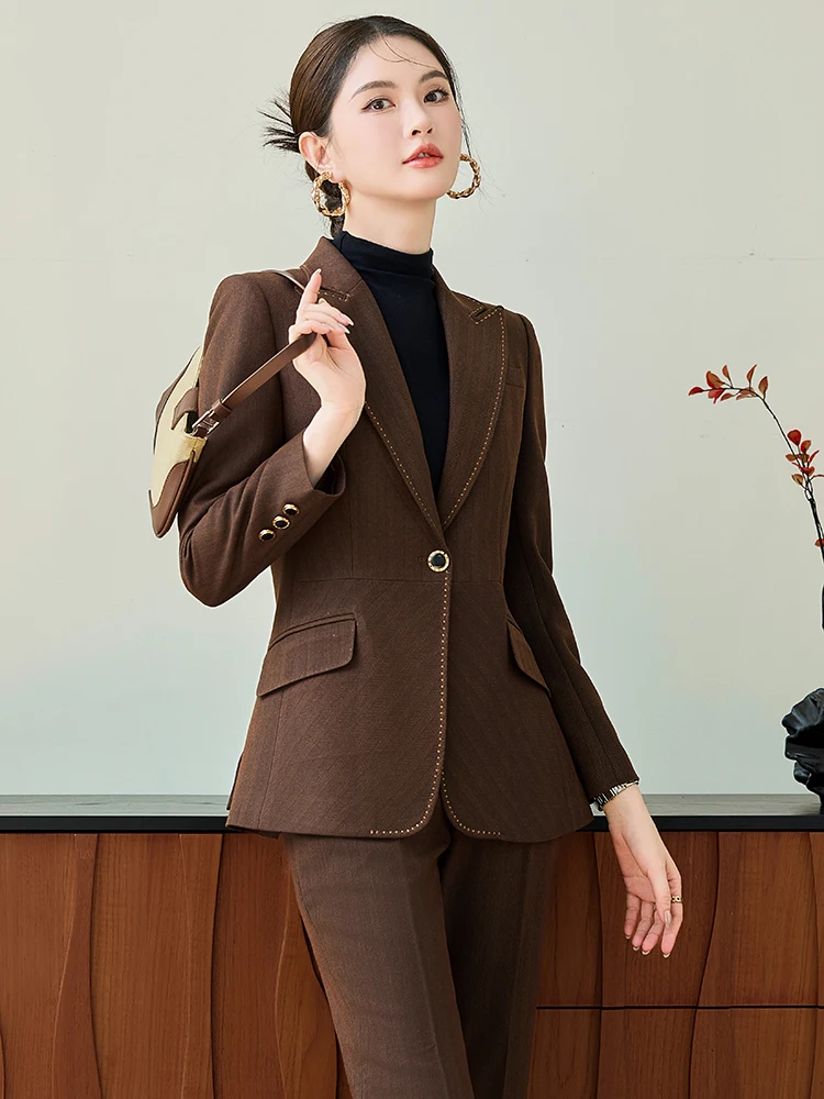 Khaki Business Suit Set Women's Workwear Casual Slim Fit Style Commute Professional Outfit Coat Button Pocket Design Polyeste...
Khaki Business Suit Set Women's Workwear Casual Slim Fit Style Commute Professional Outfit Coat Button Pocket Design Polyeste...