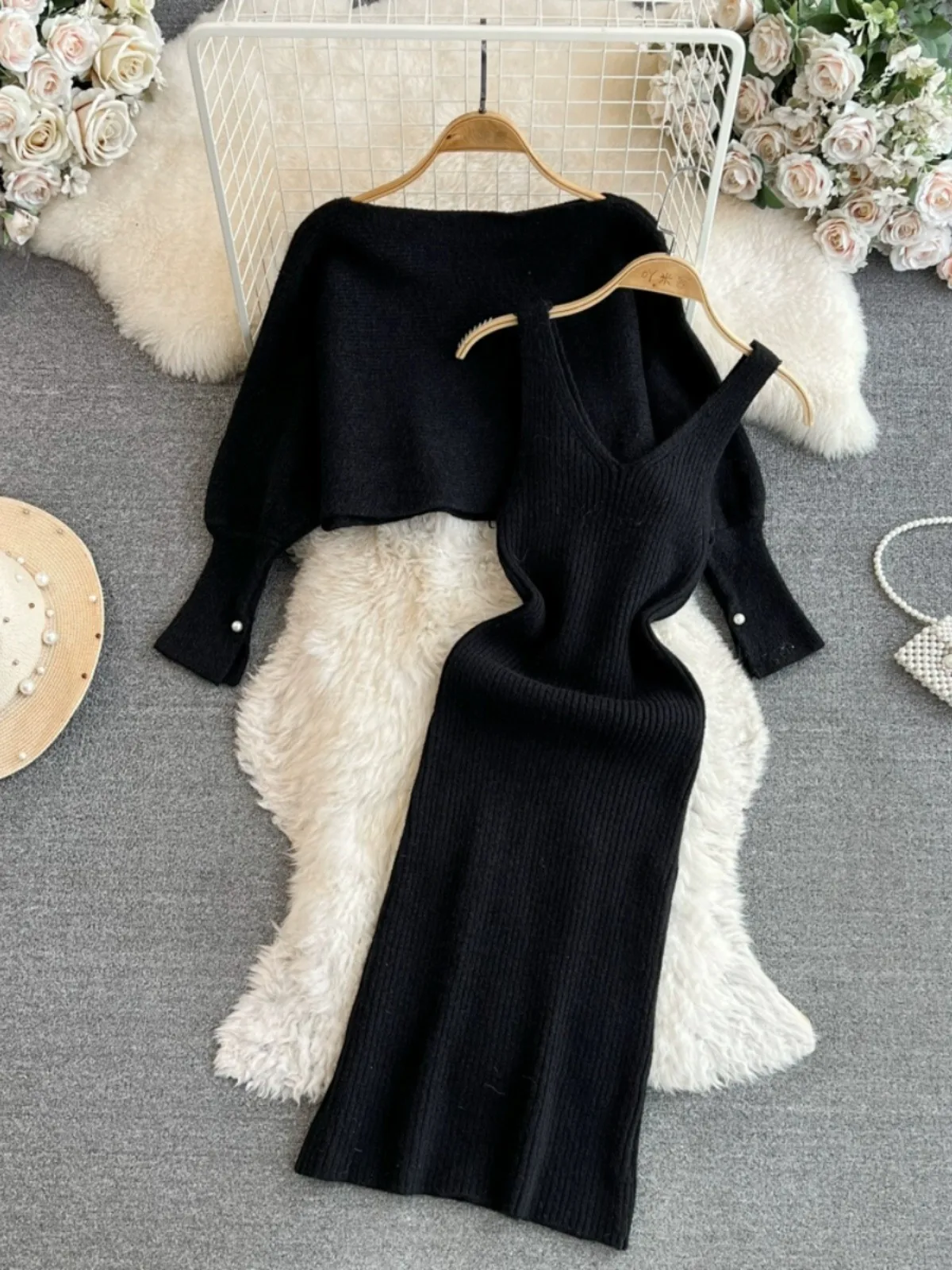 Autumn Women's Bat Long Sleeved One Shoulder Loose Knit Sweater V-Neck Vest Dress
Autumn Women's Bat Long Sleeved One Shoulder Loose Knit Sweater V-Neck Vest Dress