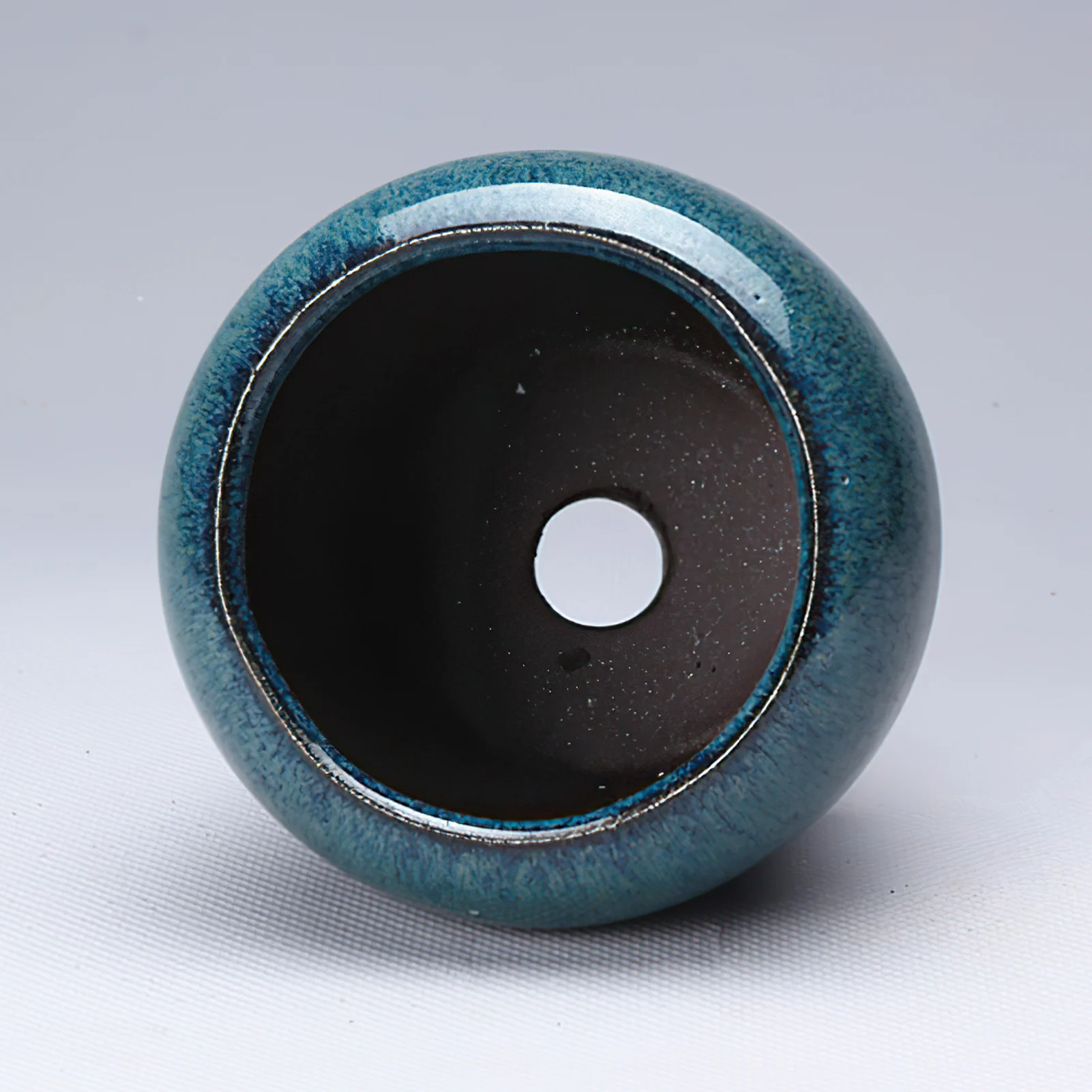 Ceramic Flower Pots with Drain Hole Elegant Promote Healthy Growth Planter for Balcony Living Room Bedroom
Ceramic Flower Pots with Drain Hole Elegant Promote Healthy Growth Planter for Balcony Living Room Bedroom