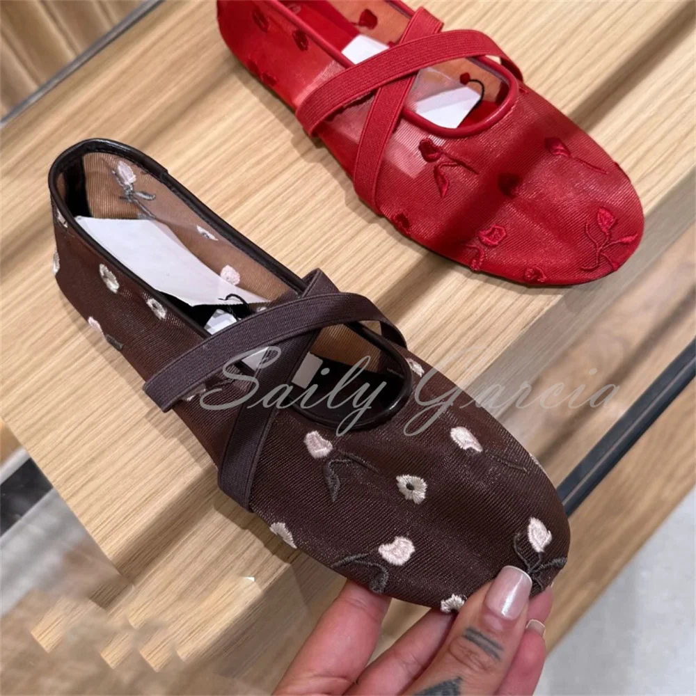 Floral Embroidered Cross Strap Baller Single Shoes Women Summer New 2025 Round Toe Slip On Breathable Flat Mary Jane Shoes
Floral Embroidered Cross Strap Baller Single Shoes Women Summer New 2025 Round Toe Slip On Breathable Flat Mary Jane Shoes