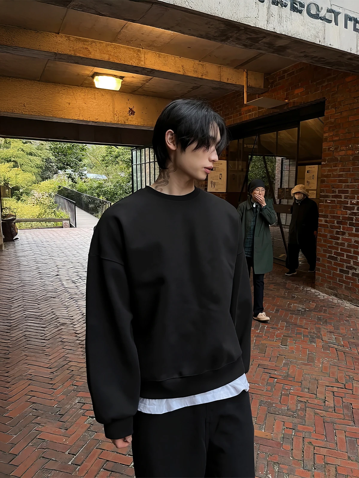 Loose Fit Long Sleeve round Neck Men's Hoodie Black Heavyweight Spring New American Vibe Casual Streetwear Youth Fashion
Loose Fit Long Sleeve round Neck Men's Hoodie Black Heavyweight Spring New American Vibe Casual Streetwear Youth Fashion