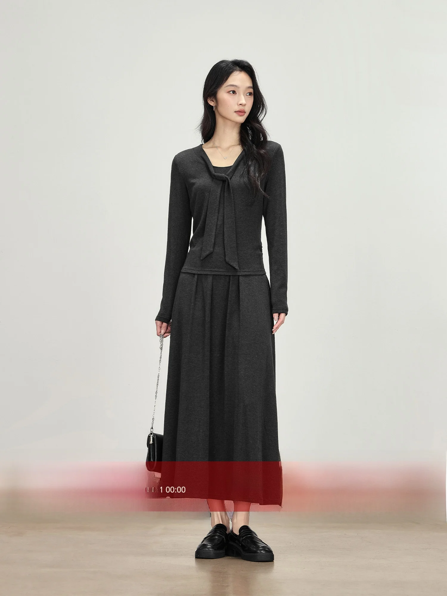 Spring Fashion Knitted Set Women's V-neck Long Sleeve Top with Belt High Waist Skirt Two-piece Deep Grey Outfit
Spring Fashion Knitted Set Women's V-neck Long Sleeve Top with Belt High Waist Skirt Two-piece Deep Grey Outfit