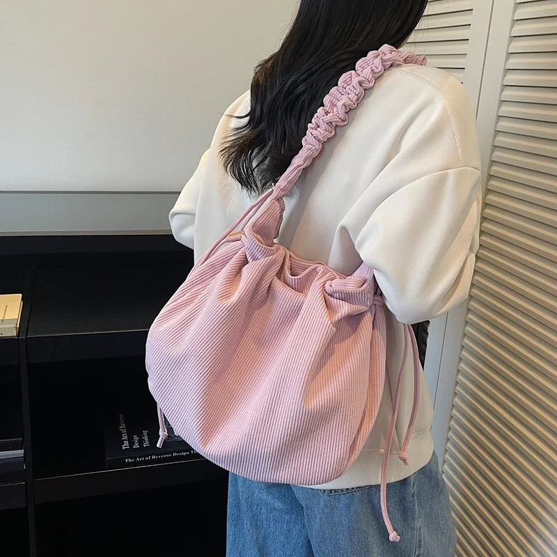 Chic 2025 Quilted Crossbody Bag for Women, Elegant Top Handle Sling, Fashionable Bag with Inner Pockets for Travel & Dating
Chic 2025 Quilted Crossbody Bag for Women, Elegant Top Handle Sling, Fashionable Bag with Inner Pockets for Travel & Dating