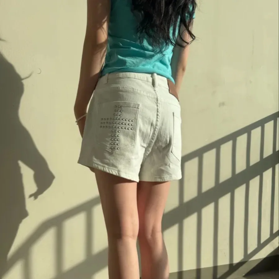 Casual Elastic Denim Shorts with Back Pocket Bead Pattern Straight Leg Natural Waist Summer Cotton Pure Color Wide Leg Jeans
Casual Elastic Denim Shorts with Back Pocket Bead Pattern Straight Leg Natural Waist Summer Cotton Pure Color Wide Leg Jeans