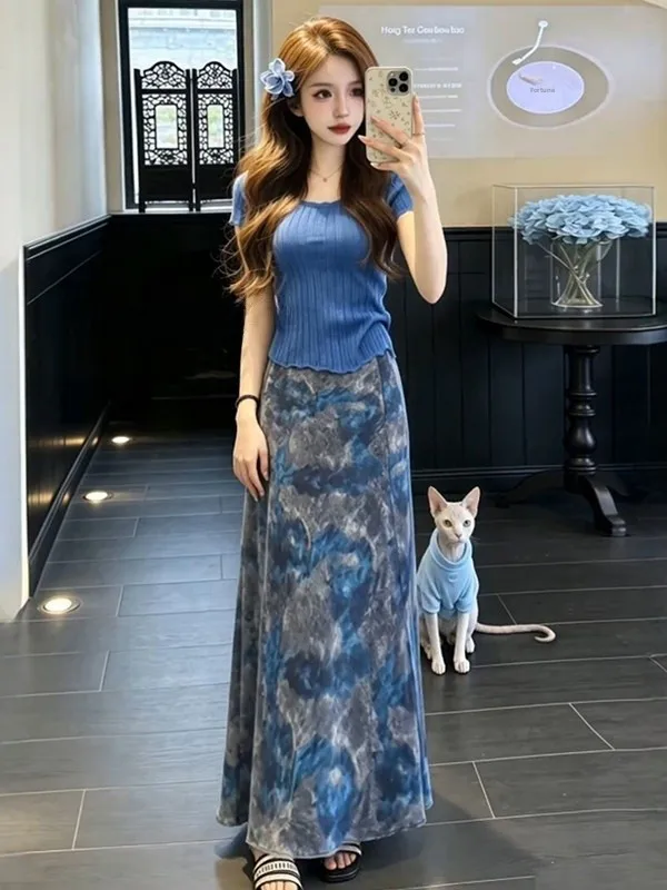 Elegant Lady Summer 2026 Blue Short Sleeve Floral Print Top And High Waist Skirt Two-Piece Set Casual Style Adult Women's Fas...
Elegant Lady Summer 2026 Blue Short Sleeve Floral Print Top And High Waist Skirt Two-Piece Set Casual Style Adult Women's Fas...