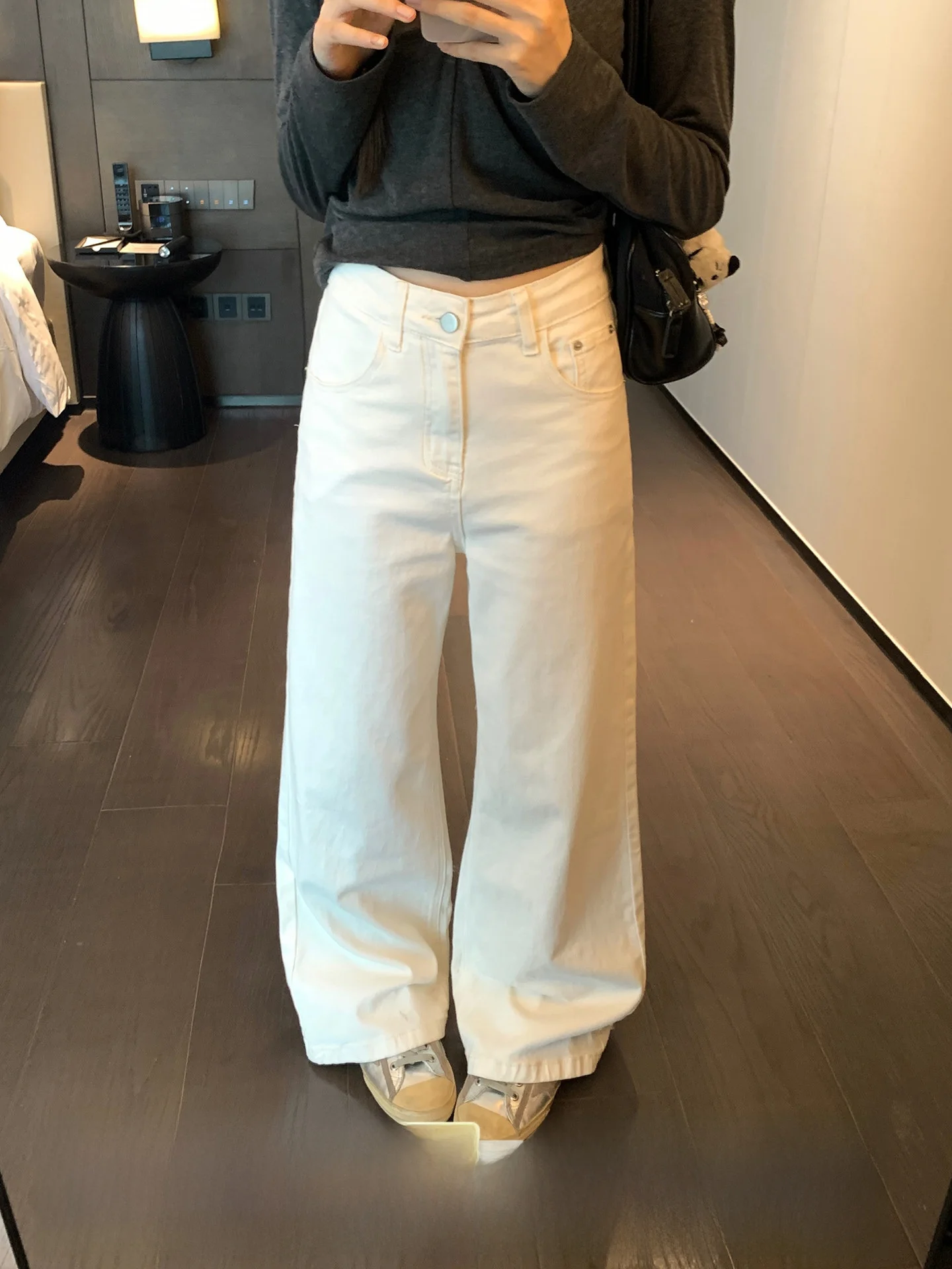High Waist Straight Leg Wide Leg Jeans Women's Commuter Style High Waist Slimming Non-Matching Cotton Denim Pants Autumn
High Waist Straight Leg Wide Leg Jeans Women's Commuter Style High Waist Slimming Non-Matching Cotton Denim Pants Autumn