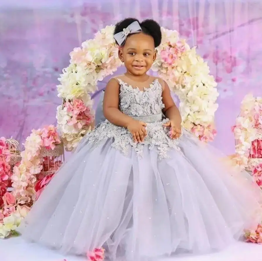 New Princess Flower Girl Dresses Applique Lace Puffy Tulle Kids Clothes Baby Girls Birthday Gowns with Bow
New Princess Flower Girl Dresses Applique Lace Puffy Tulle Kids Clothes Baby Girls Birthday Gowns with Bow