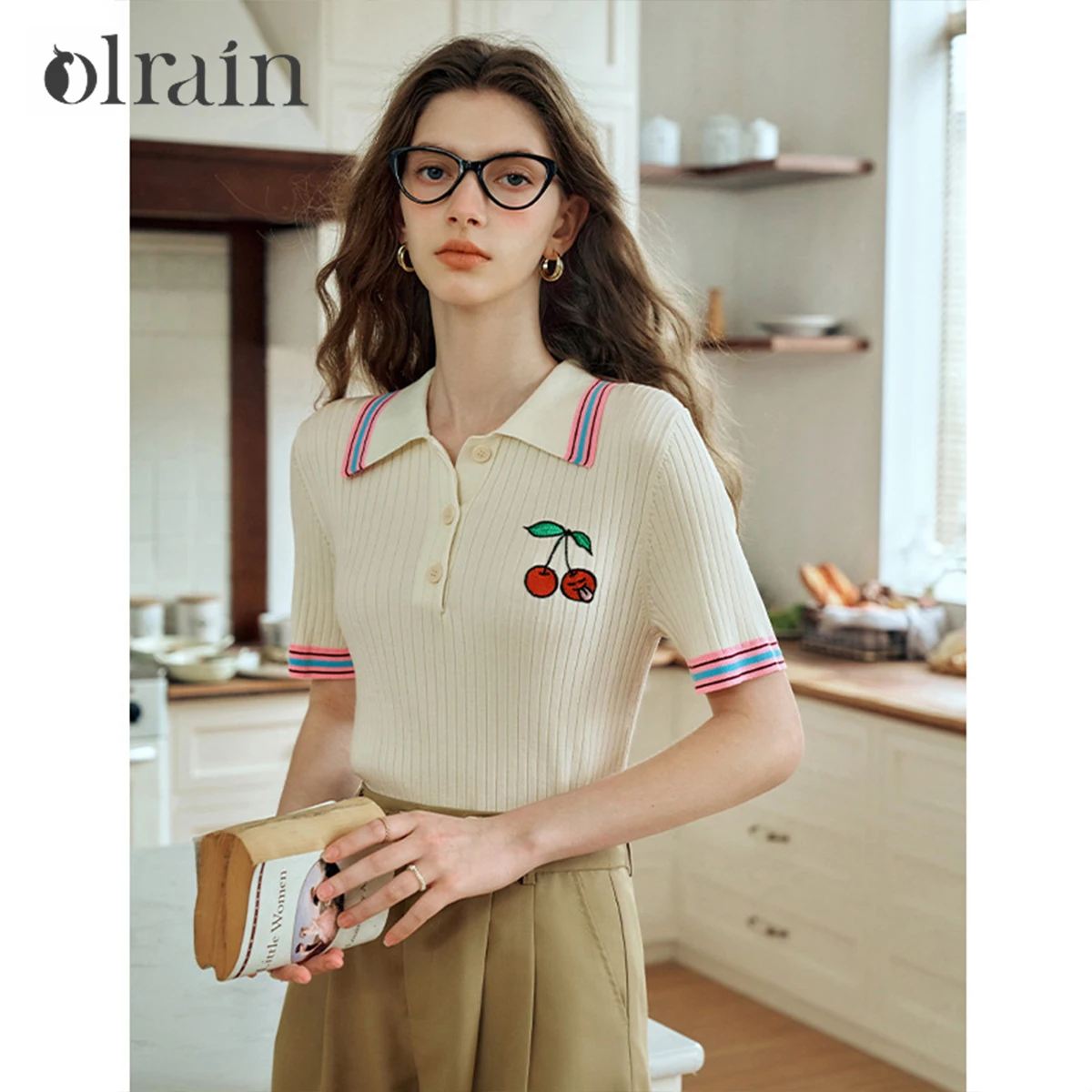 OLrain Women Pullover 2025 Summer Polo Neck Knitted Sweater Contrasting Color Fads Commute Short Sleeve Lady Jumpers O24XZ91061
OLrain Women Pullover 2025 Summer Polo Neck Knitted Sweater Contrasting Color Fads Commute Short Sleeve Lady Jumpers O24XZ91061
