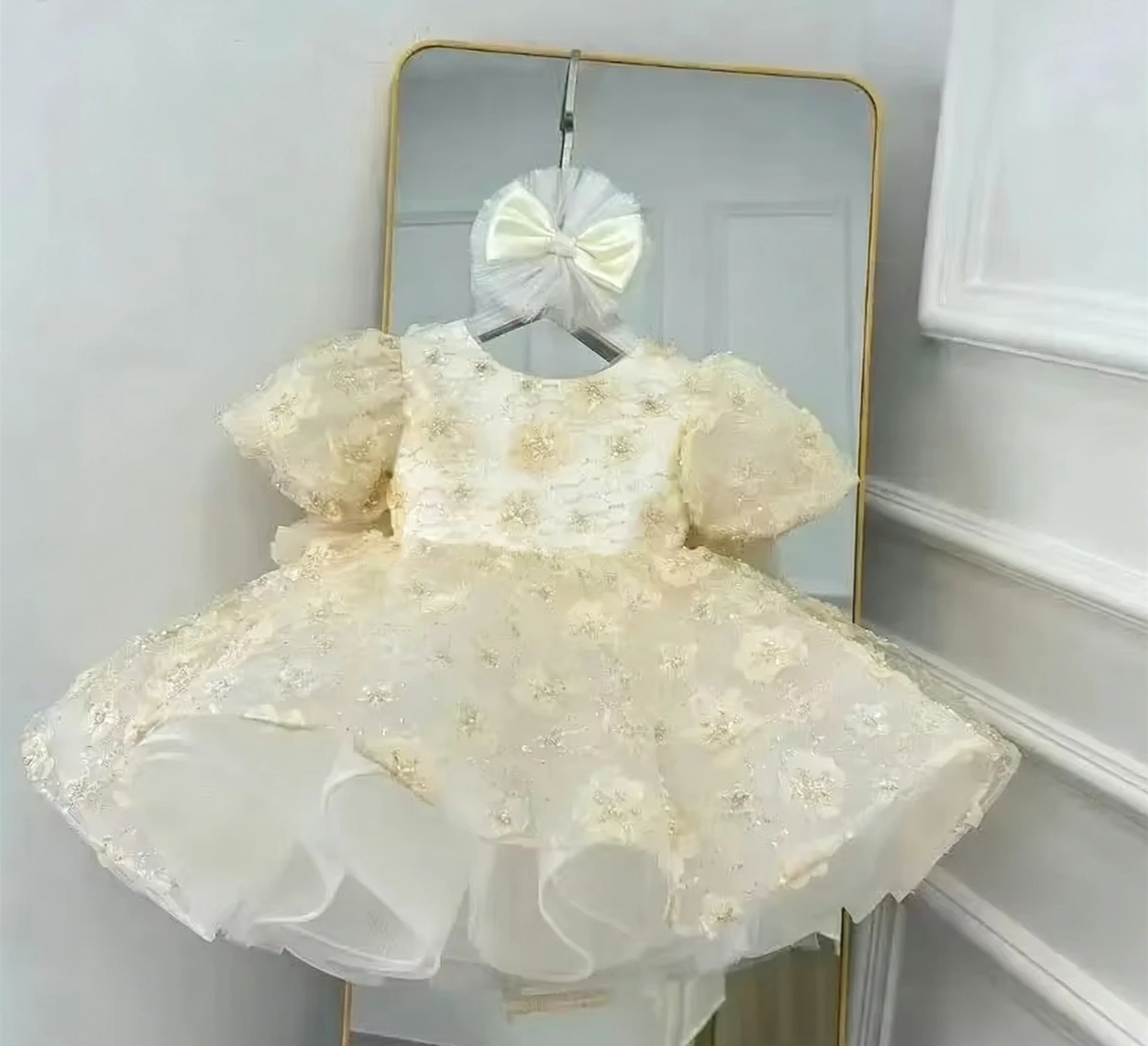 Customized Yellow Flower Girl Dress For Wedding Appliques Bow Short Sleeve Knee Length Cute Kids Birthday First Communion Gown
Customized Yellow Flower Girl Dress For Wedding Appliques Bow Short Sleeve Knee Length Cute Kids Birthday First Communion Gown