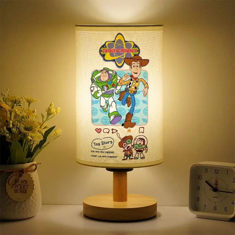 Toy Story bedside lamp Buzz Lightyear Woody night light simple creative LED bedside lamp cute bedroom decoration birthday gift
Toy Story bedside lamp Buzz Lightyear Woody night light simple creative LED bedside lamp cute bedroom decoration birthday gift