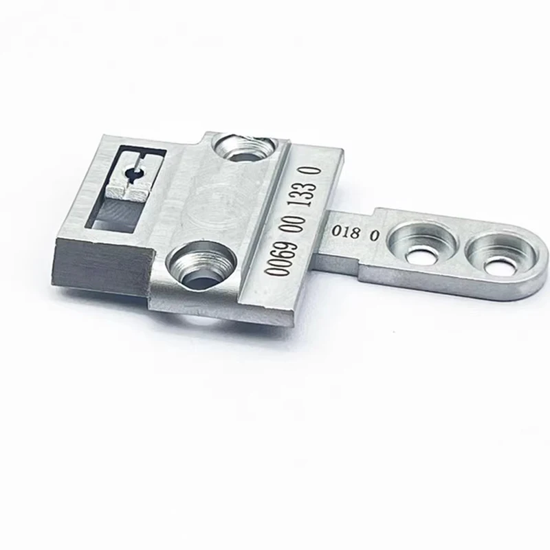 1 компл. KH69R 0069001330 K69201080 горловая пластина и подающая собака, подходящая для швейной машины Durkopp Adler 69 
1 компл. KH69R 0069001330 K69201080 горловая пластина и подающая собака, подходящая для швейной машины Durkopp Adler 69