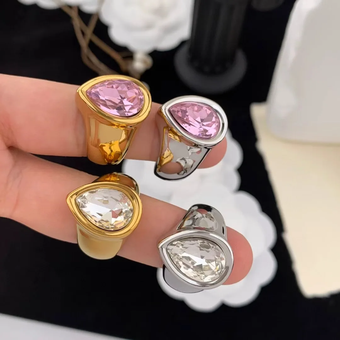 1pcs Trendy Fashion stainless steel 18K Gold zircon rings for women's Girl party gift Jewelry accessory
1pcs Trendy Fashion stainless steel 18K Gold zircon rings for women's Girl party gift Jewelry accessory