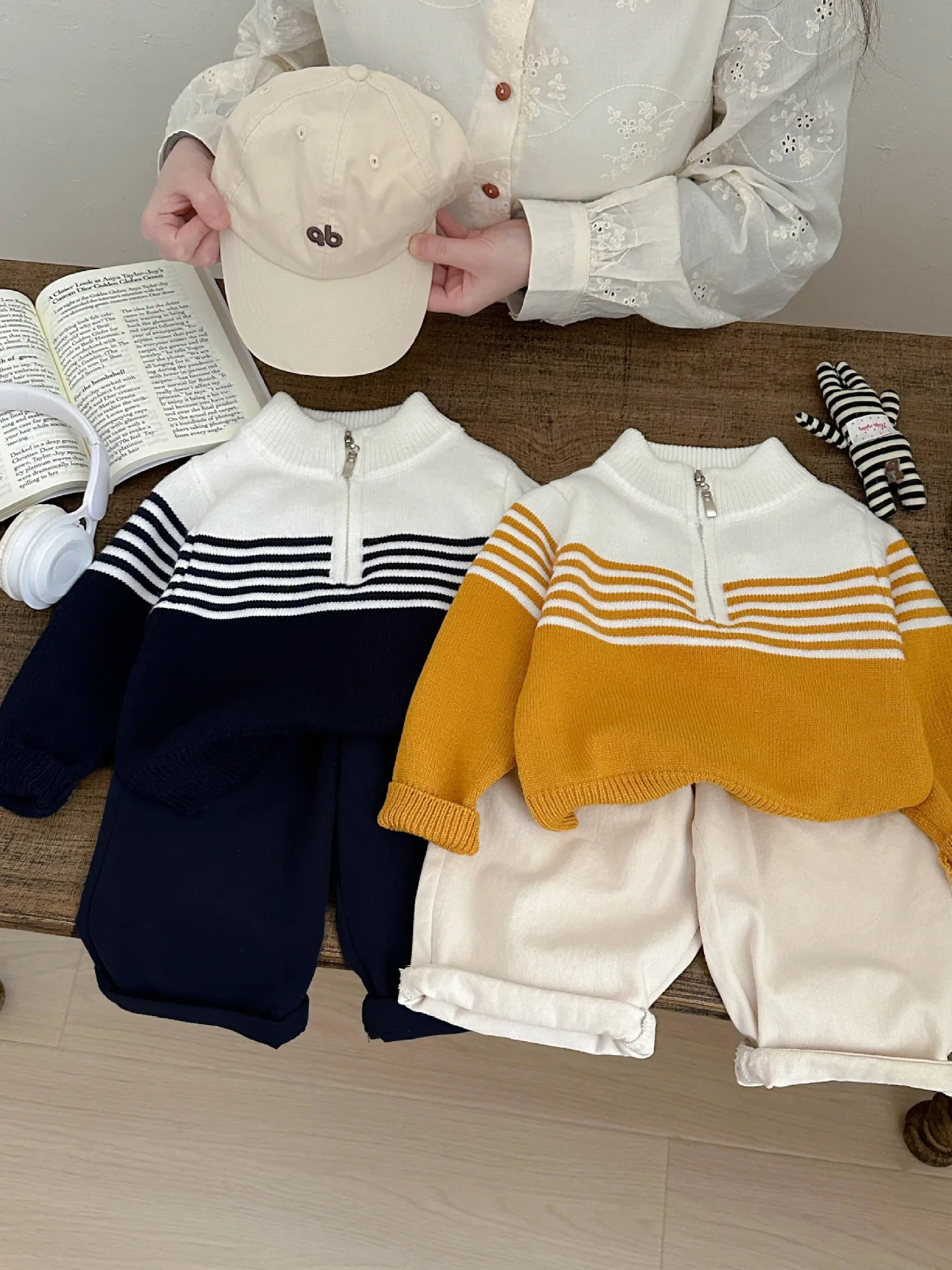 Spring 2026 Boys Knitted Sweater Half Zipper Fashionable Striped Baby Cool Color Block Princess Style Long Sleeve Princess Wind
Spring 2026 Boys Knitted Sweater Half Zipper Fashionable Striped Baby Cool Color Block Princess Style Long Sleeve Princess Wind
