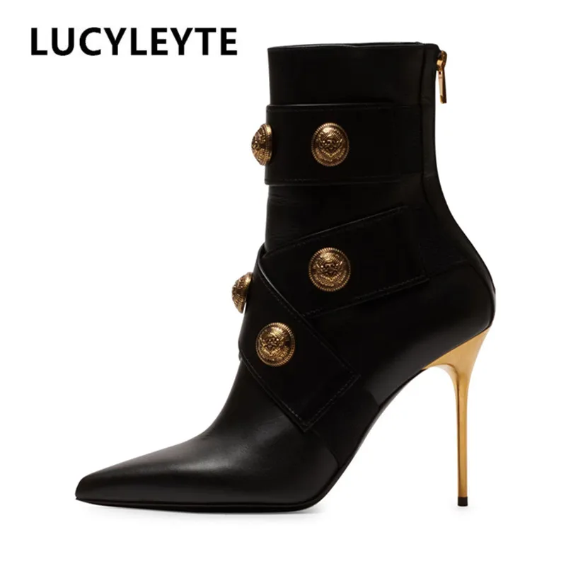 2023 Women's New Pointed Toe Slim High Heel Back Zipper Metal Decorative Short Boots European and American Sexy Show Boots
2023 Women's New Pointed Toe Slim High Heel Back Zipper Metal Decorative Short Boots European and American Sexy Show Boots
