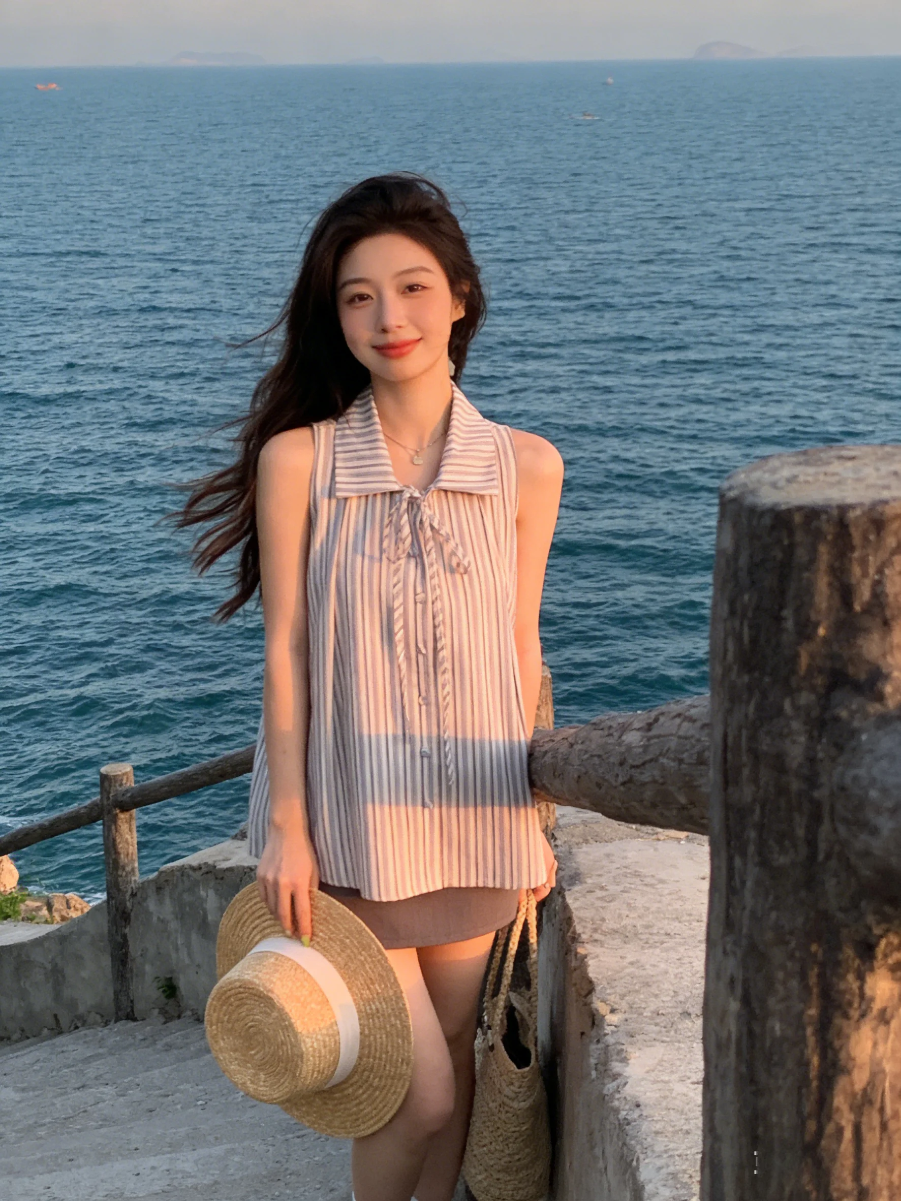 French Style Loose Fit Stripe Neck Shirt Women Summer Knot Tie Waist Sleeveless Doll Top Casual Fashion
French Style Loose Fit Stripe Neck Shirt Women Summer Knot Tie Waist Sleeveless Doll Top Casual Fashion