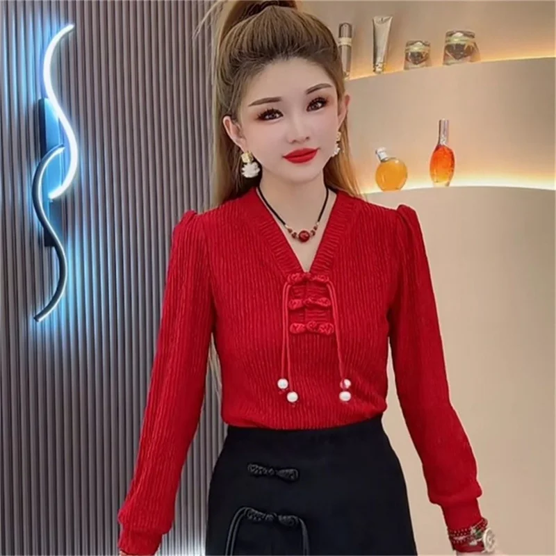 V-neck tassel T-shirt Women's versatile Base Shirt Trendy buckle pleated red Fashion Vintage Top New Chinese Style T-Shirt Black
V-neck tassel T-shirt Women's versatile Base Shirt Trendy buckle pleated red Fashion Vintage Top New Chinese Style T-Shirt Black