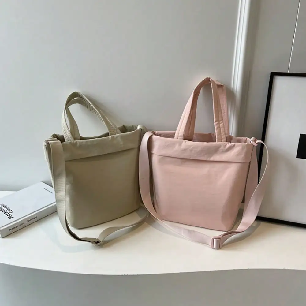 Female Large Capacity Bag, Casual Workwear Style Tote Bag, Single Shoulder Student Tote Bag, Can Accommodate Mobile Phones, Wall
Female Large Capacity Bag, Casual Workwear Style Tote Bag, Single Shoulder Student Tote Bag, Can Accommodate Mobile Phones, Wall