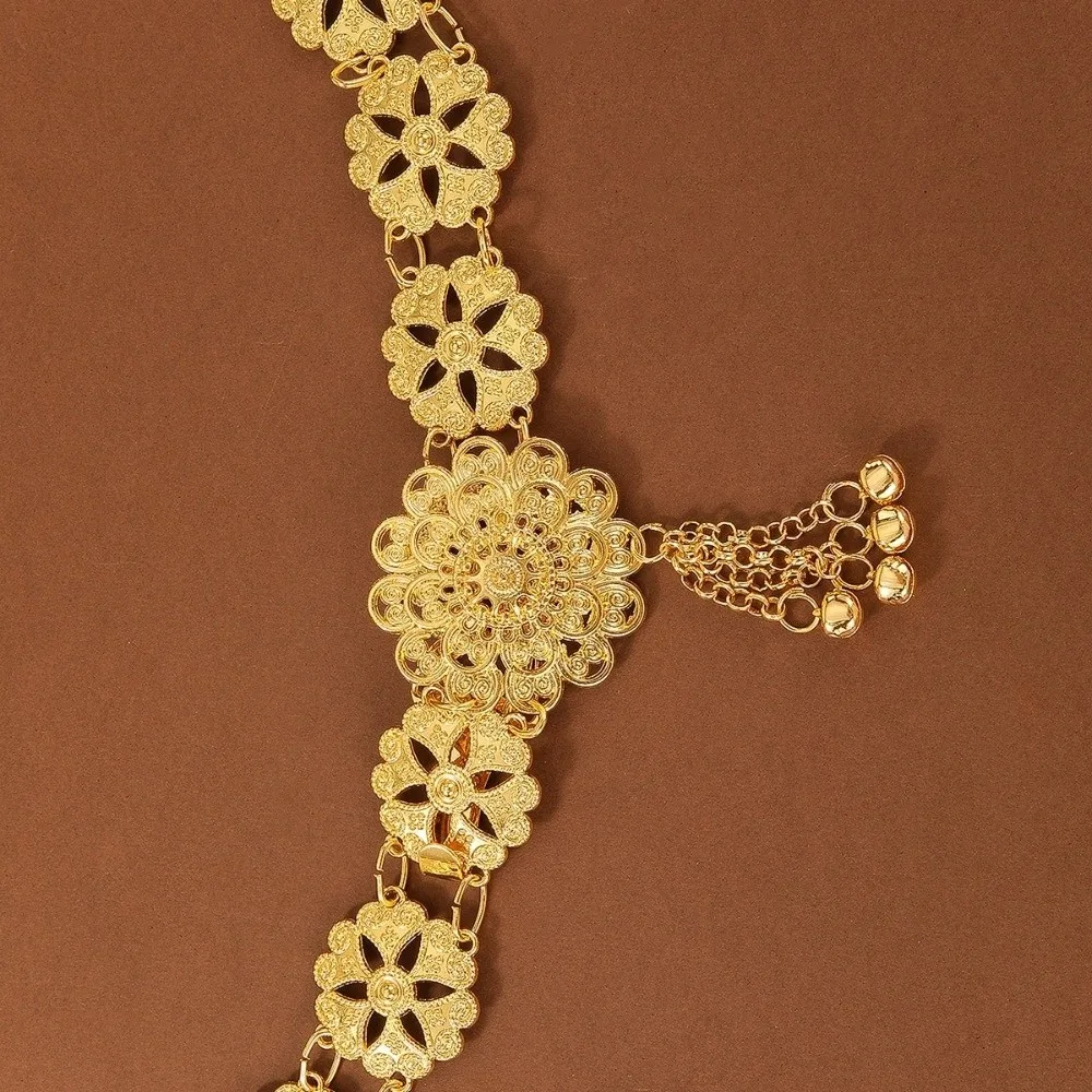 Retro Water-Sprinkling Festival Waist Chain Hollow Out Gold Color Thai Belly Waist Chain Carved Design Flower Pattern Metal Belt
Retro Water-Sprinkling Festival Waist Chain Hollow Out Gold Color Thai Belly Waist Chain Carved Design Flower Pattern Metal Belt