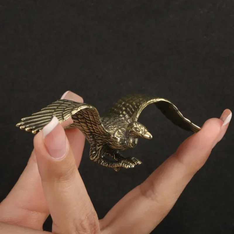 Antique Copper Flying Eagle Small Statue Animal Sculpture Retro Brass Figurines Miniatures Desktop Ornament Home Feng Shui Decor
Antique Copper Flying Eagle Small Statue Animal Sculpture Retro Brass Figurines Miniatures Desktop Ornament Home Feng Shui Decor