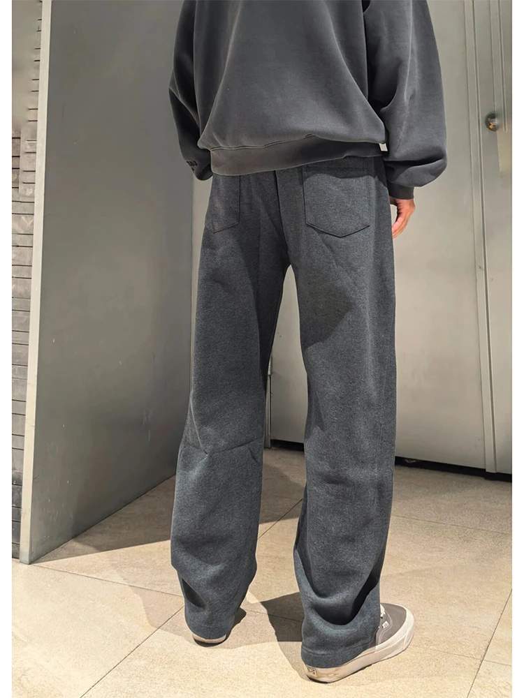Deep ey Thiened Fce Lined Straight Leg Men's Sweatpants Autumn Winter Faion Brand Drapey Lazy Sle Loose Fit Pants
Deep ey Thiened Fce Lined Straight Leg Men's Sweatpants Autumn Winter Faion Brand Drapey Lazy Sle Loose Fit Pants