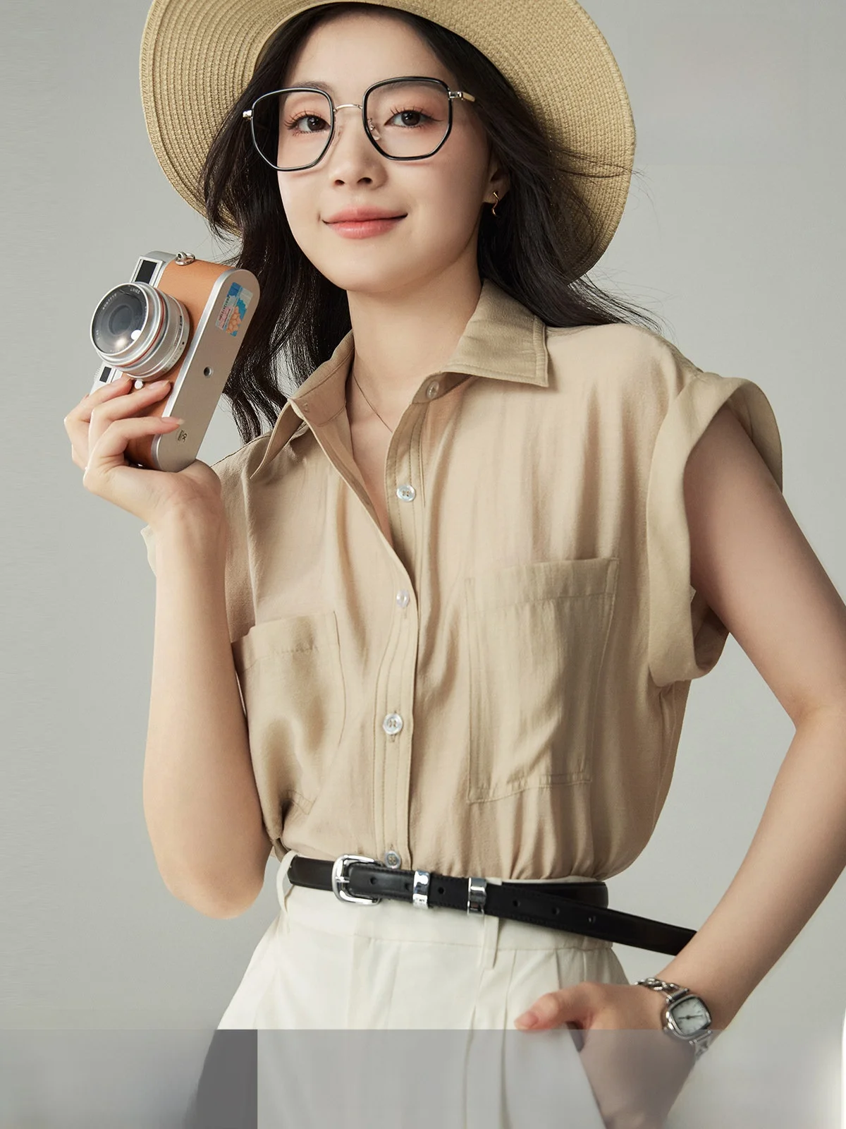 JACOOBS Summer Ice Oxygen Loose Short Sleeve Women's Shirt Vintage Hong Kong Style Acetate Top Breathable Comfortable Fashion
JACOOBS Summer Ice Oxygen Loose Short Sleeve Women's Shirt Vintage Hong Kong Style Acetate Top Breathable Comfortable Fashion