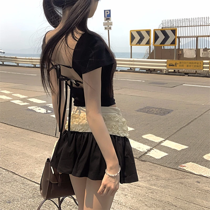 Vintage Korean Retro High Street Black Short-Sleeve T-Shirt with Bow + Patchwork White A-line Skirt Suit 2 Pieces Sets Y2k Suit
Vintage Korean Retro High Street Black Short-Sleeve T-Shirt with Bow + Patchwork White A-line Skirt Suit 2 Pieces Sets Y2k Suit