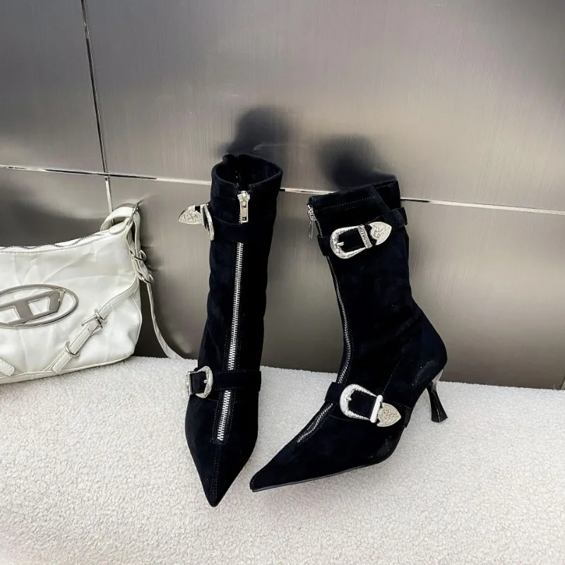 French Metal Belt Buckle Pointed Toe Front Zipper 5cm Ankle Boots Autumn/Winter Imitation Suede Short Heels Women's Shoes 35-39
French Metal Belt Buckle Pointed Toe Front Zipper 5cm Ankle Boots Autumn/Winter Imitation Suede Short Heels Women's Shoes 35-39