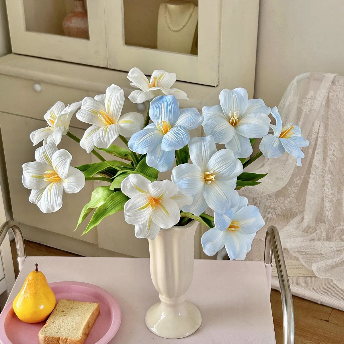 5 High-quality PU Hand Feel Brownie Tulip Simulation Flowers for Living Room Home Decoration, Wedding Hall Floral Photography
5 High-quality PU Hand Feel Brownie Tulip Simulation Flowers for Living Room Home Decoration, Wedding Hall Floral Photography
