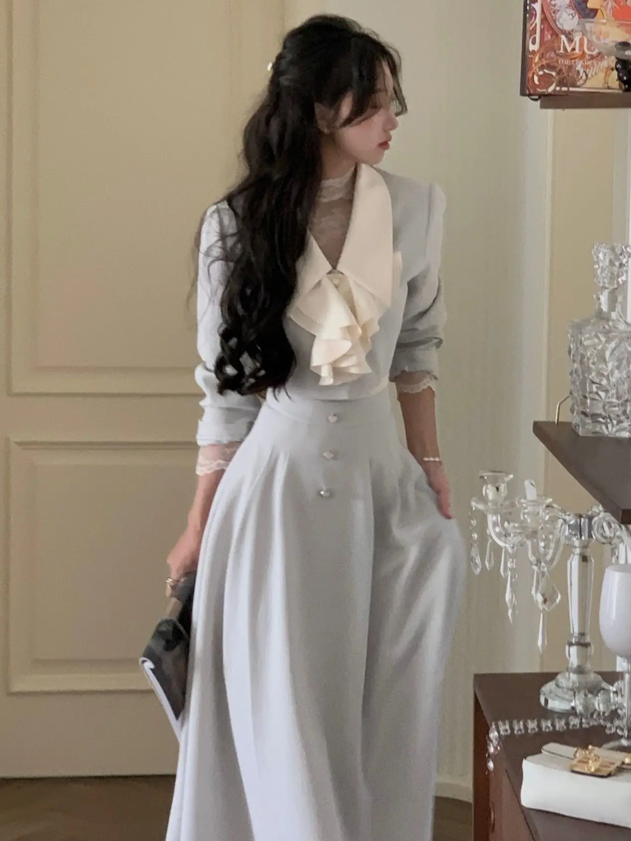 Women Elegant A-line Skirt Two Piece Set 2024 Spring New French Fashion Short Blazer Jackets Midi Skirt Outfits Female Suits
Women Elegant A-line Skirt Two Piece Set 2024 Spring New French Fashion Short Blazer Jackets Midi Skirt Outfits Female Suits