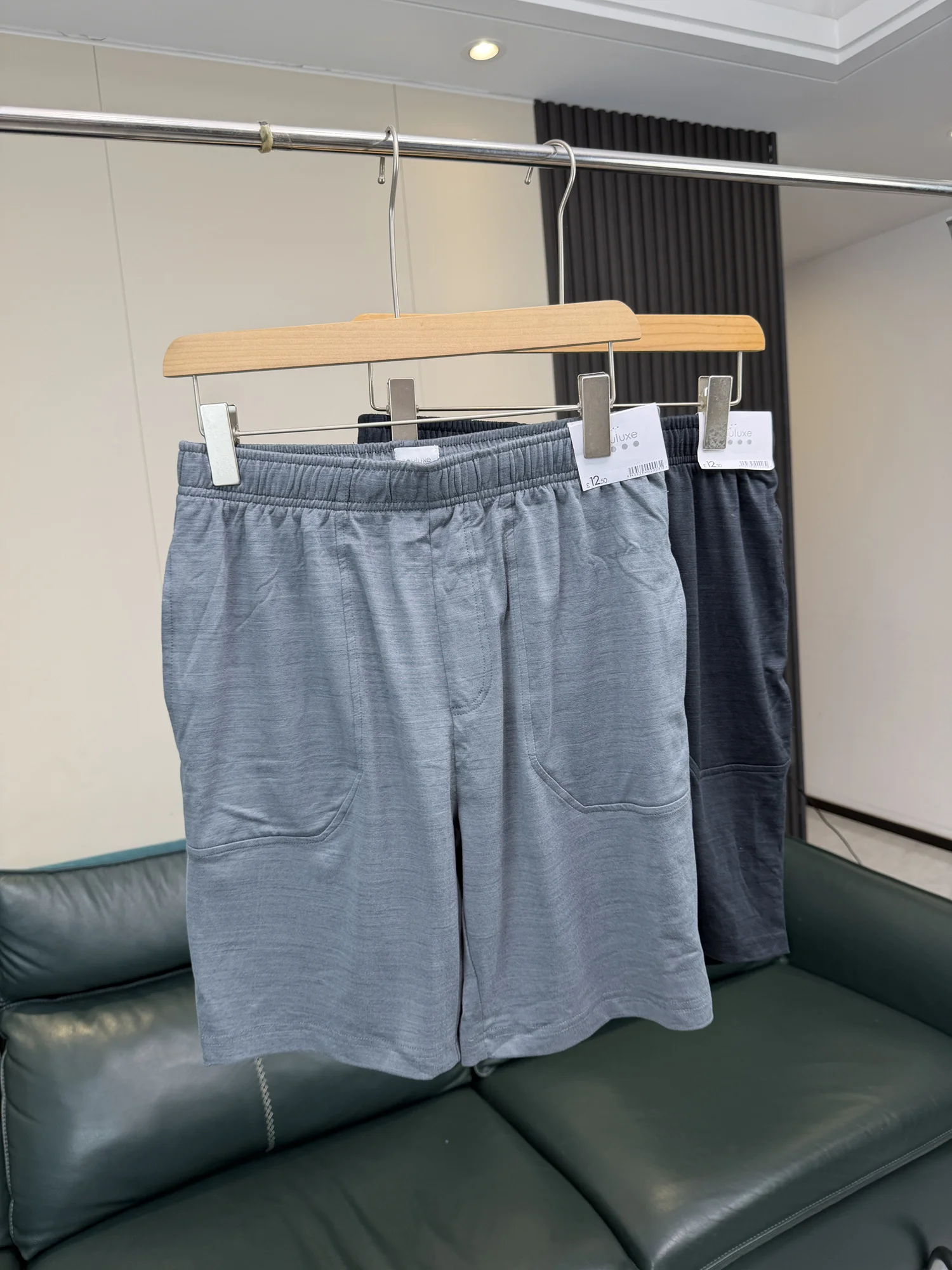 Comfortable Skin-Friendly Men's Summer Elastic Waist Casual Straight Leg Shorts Trendy Simple Design Youth Daily Wear
Comfortable Skin-Friendly Men's Summer Elastic Waist Casual Straight Leg Shorts Trendy Simple Design Youth Daily Wear