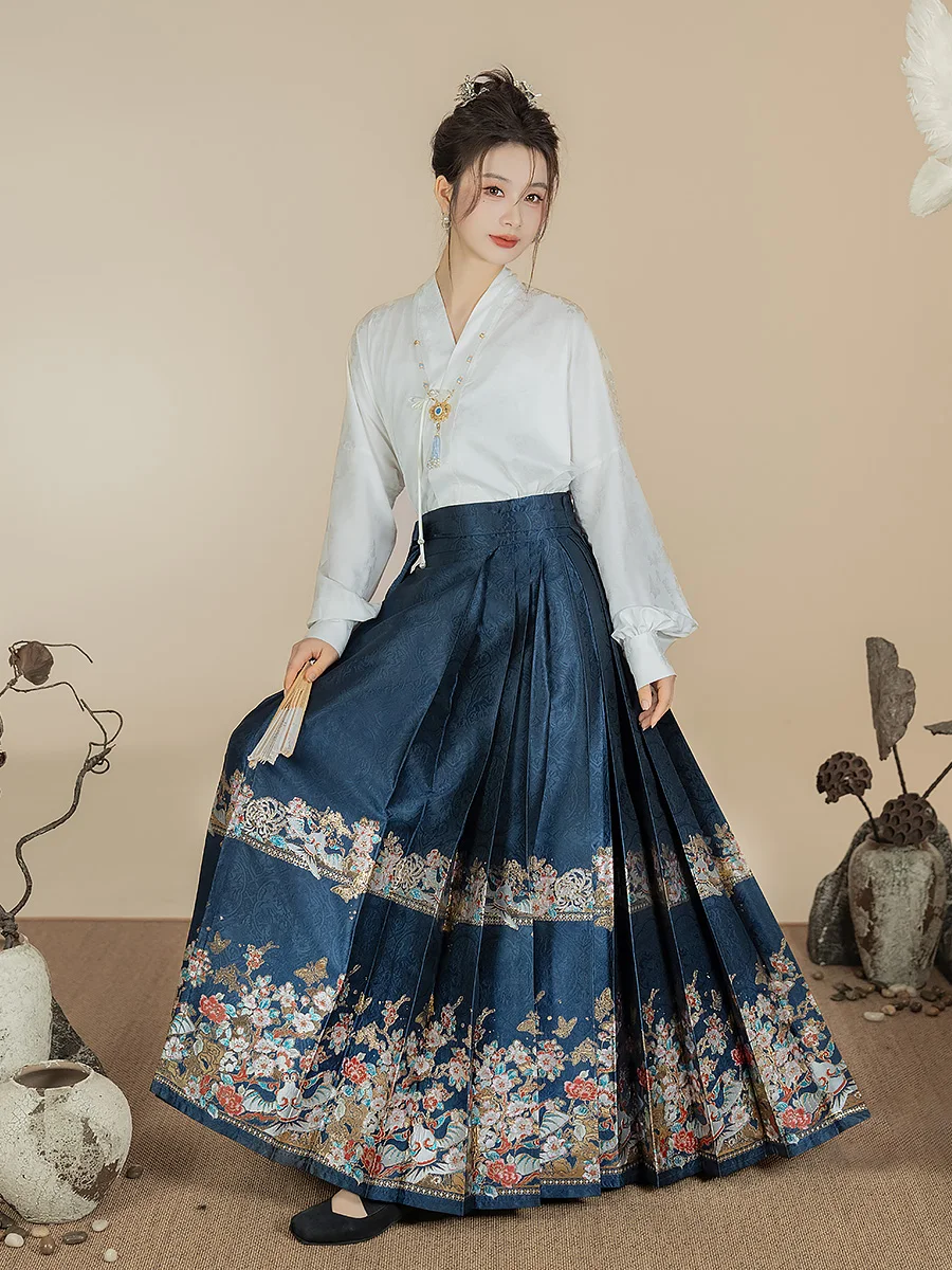 Новый китайский комплект: юбка с хвостом и топ, женская одежда Ханьфу, традиционный придворный стиль, высокая талия, А-силуэт, полиэстер
Новый китайский комплект: юбка с хвостом и топ, женская одежда Ханьфу, традиционный придворный стиль, высокая талия, А-силуэт, полиэстер