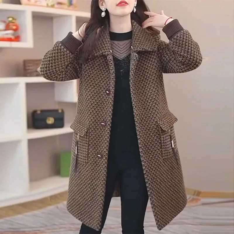 Mother's Mink Cashmere and Cotton Autumn/Winter 2022 Warm Coat For Middle-aged and Elderly Women Woolen Coat to Cover The Belly
Mother's Mink Cashmere and Cotton Autumn/Winter 2022 Warm Coat For Middle-aged and Elderly Women Woolen Coat to Cover The Belly