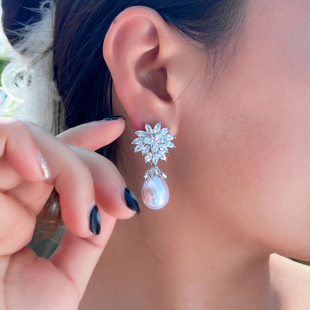 CWWZircons Sparkling Cubic Zirconia Large Flower Dangle Long Pearl Earrings for Women Elegant Wedding Bridal Jewelry Gifts E1143
CWWZircons Sparkling Cubic Zirconia Large Flower Dangle Long Pearl Earrings for Women Elegant Wedding Bridal Jewelry Gifts E1143