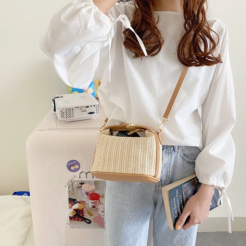 Environment Protection Grass woven small handbag casual women's bags hand-held shoulder crossbody bag 2025 summer messenger bag
Environment Protection Grass woven small handbag casual women's bags hand-held shoulder crossbody bag 2025 summer messenger bag