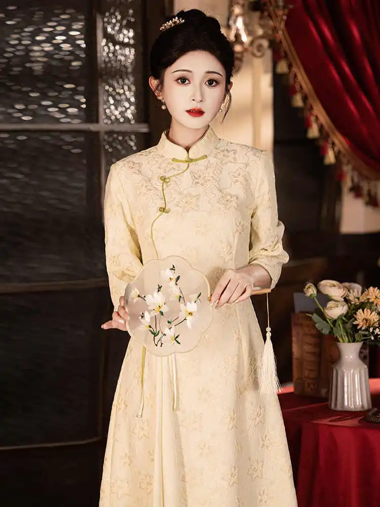 New Chinese Style Modified Qipao Dress Female Winter Improved Qipao Dress Disc Buckle Vintage Style Cheongsam Hanfu Dress
New Chinese Style Modified Qipao Dress Female Winter Improved Qipao Dress Disc Buckle Vintage Style Cheongsam Hanfu Dress