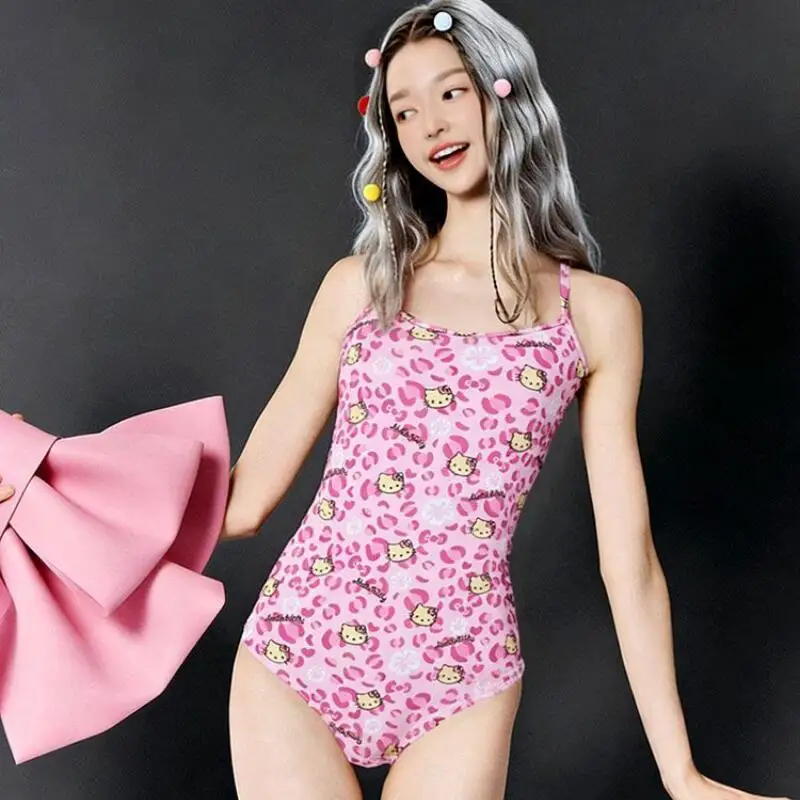 Купальник Sanrio Hello Kitty с открытой спиной, новый стиль, мультяшный дизайн, для девочек, кавайное бикини, для студенток, для вечеринок у бассейна, милый
Купальник Sanrio Hello Kitty с открытой спиной, новый стиль, мультяшный дизайн, для девочек, кавайное бикини, для студенток, для вечеринок у бассейна, милый