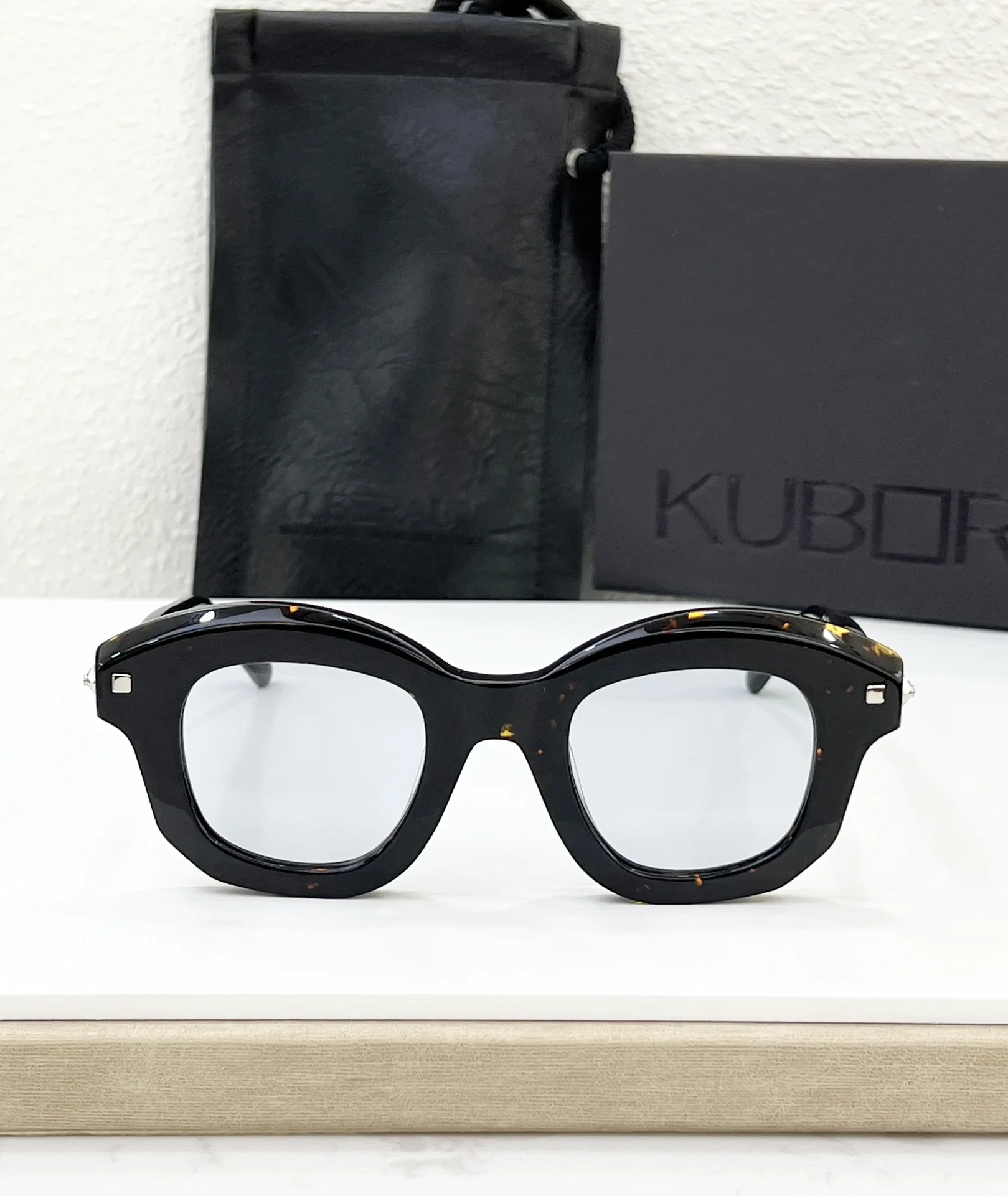 KUBORAUM Maske J1 Fashion Acetate Steampunk Sunglasses Unisex Hip hop Round Tortoise Glasses Classical Retro Designer Eyeglasses
KUBORAUM Maske J1 Fashion Acetate Steampunk Sunglasses Unisex Hip hop Round Tortoise Glasses Classical Retro Designer Eyeglasses