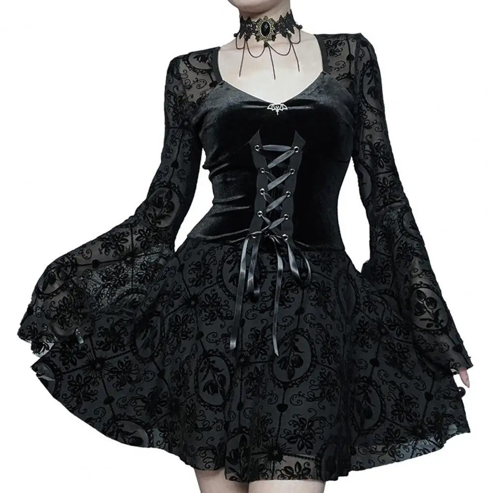 Halloween Performance Dress Vintage Bell Sleeves Halloween Cosplay Dress for Women with V Neck Lace Tie-up Strap Dark Style
Halloween Performance Dress Vintage Bell Sleeves Halloween Cosplay Dress for Women with V Neck Lace Tie-up Strap Dark Style