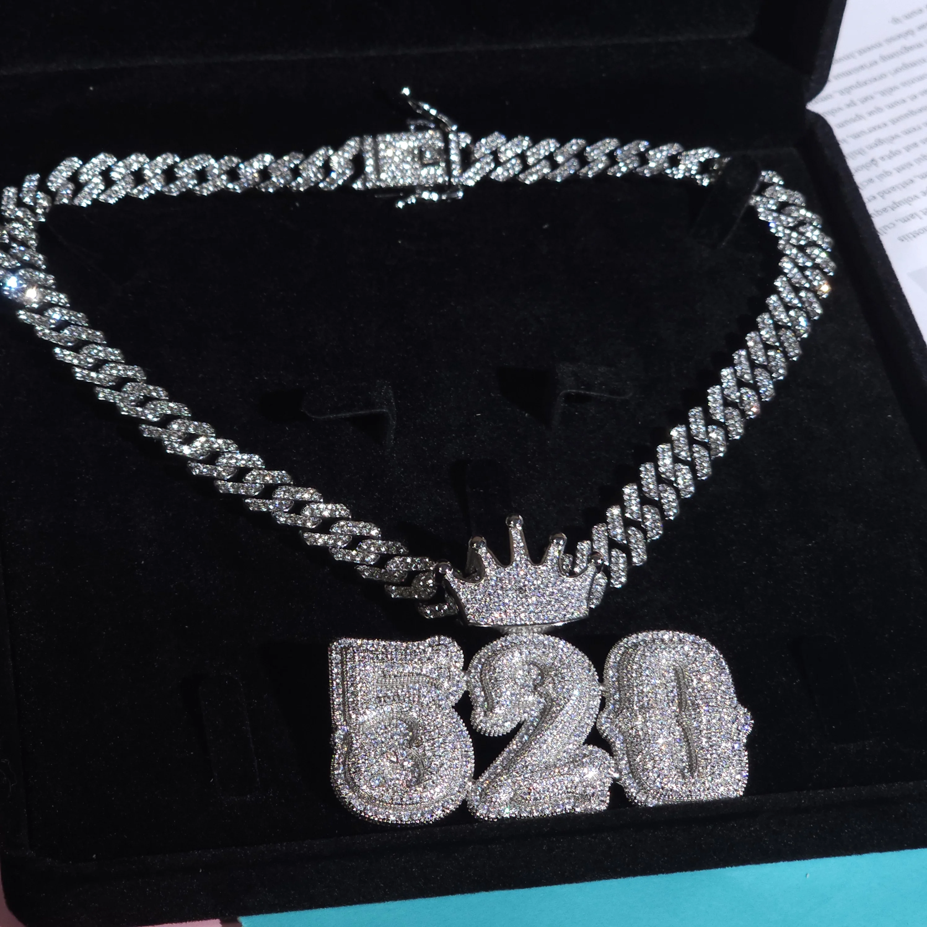 Custom Crown Fat Letter Pendant Iced out Cubic Zirconia Stacked Name Necklace With Cuban Chain For Women HipHop Jewelry For Gift
Custom Crown Fat Letter Pendant Iced out Cubic Zirconia Stacked Name Necklace With Cuban Chain For Women HipHop Jewelry For Gift