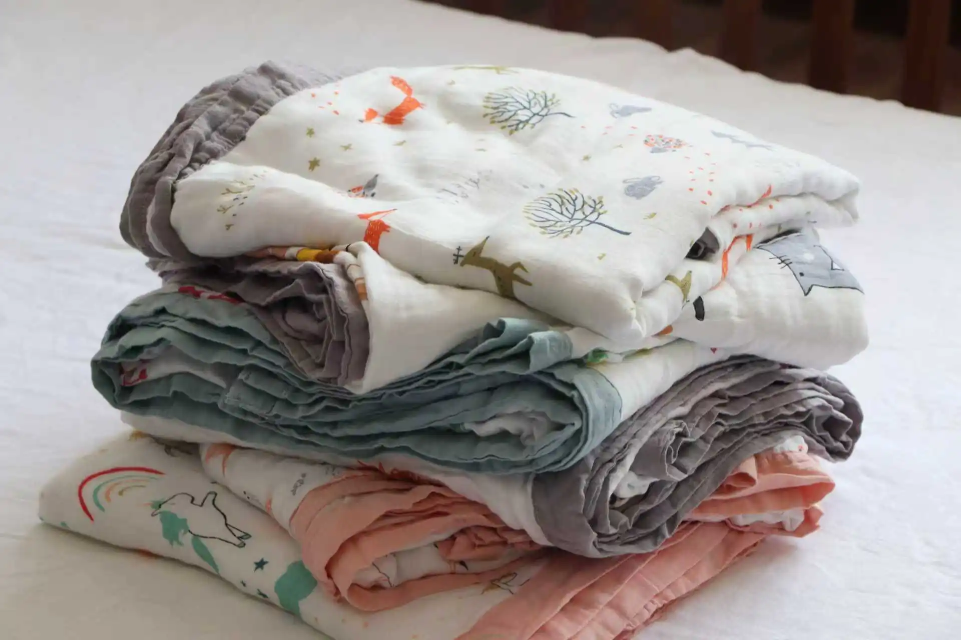 Children's Soft Touch Blanket 30% Cotton 70% Bamboo Fiber Double Layer Gauze Lightweight Casual Cover Blanket
Children's Soft Touch Blanket 30% Cotton 70% Bamboo Fiber Double Layer Gauze Lightweight Casual Cover Blanket