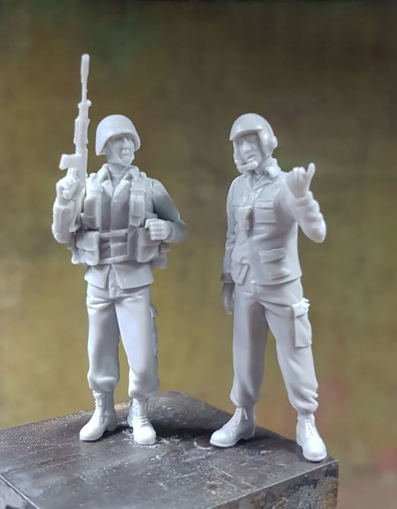 1/35 Scale Resin Model Building Kit – Modern Military Soldiers (2 Figures) Unassembled and Unpainted 917A
1/35 Scale Resin Model Building Kit – Modern Military Soldiers (2 Figures) Unassembled and Unpainted 917A